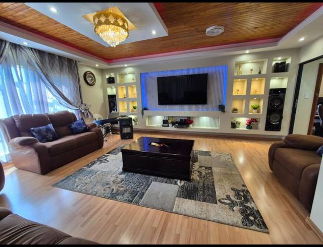 4 BEDROOM HOUSE FOR SALE IN BRACKENHURST